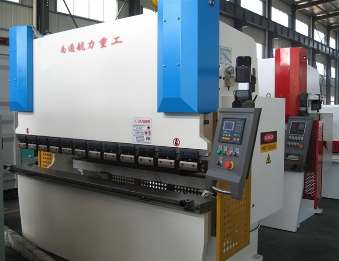 WC67Y-63/2500出口折彎?rùn)C(jī)