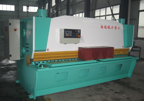 QC11Y-8X3200液壓閘式剪板機(jī)